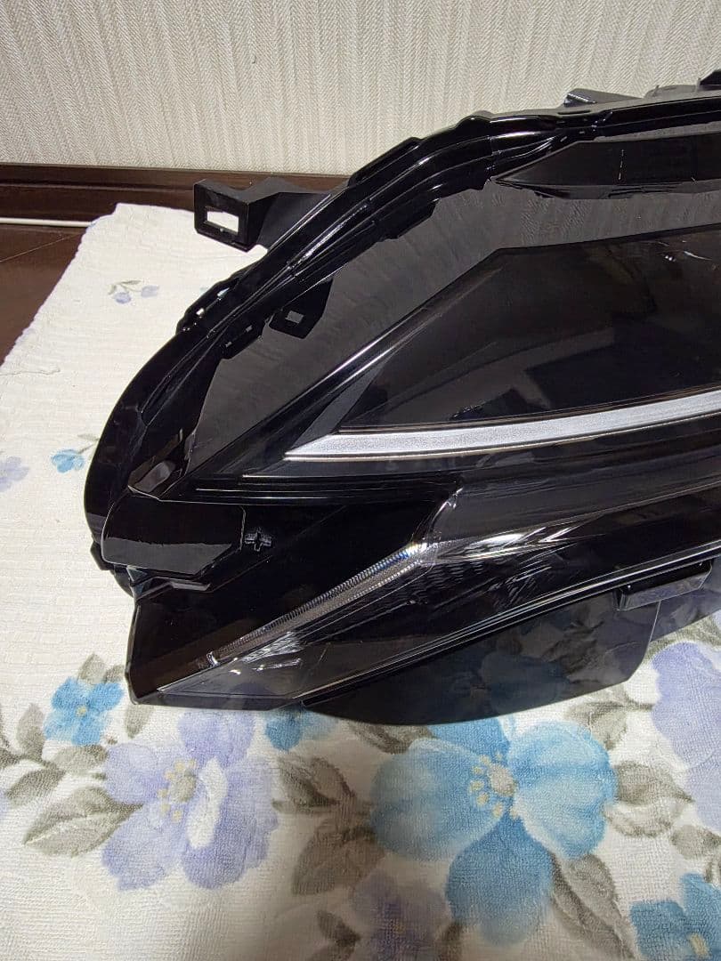 日産　ノートオーラ　E13 左ヘッドライト