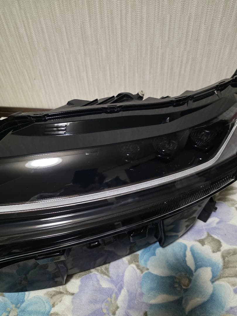 日産　ノートオーラ　E13 左ヘッドライト