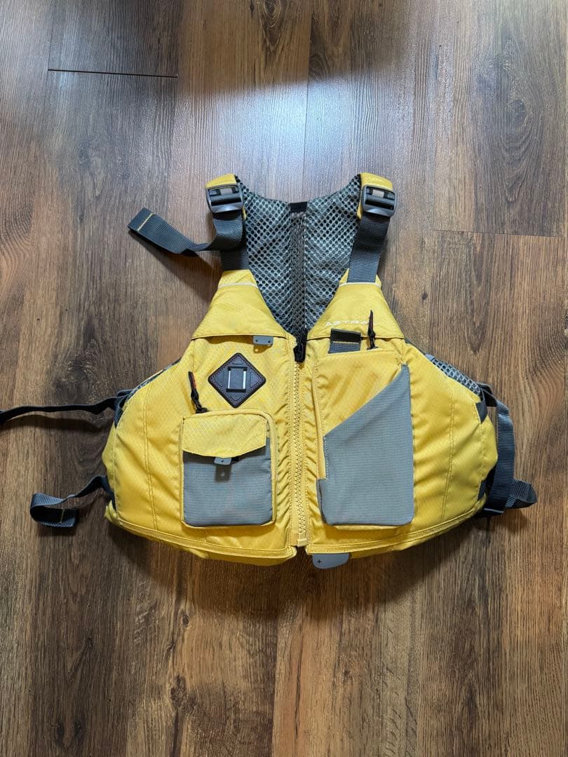 アストラル イーロニー eronny ライフジャケット pfd