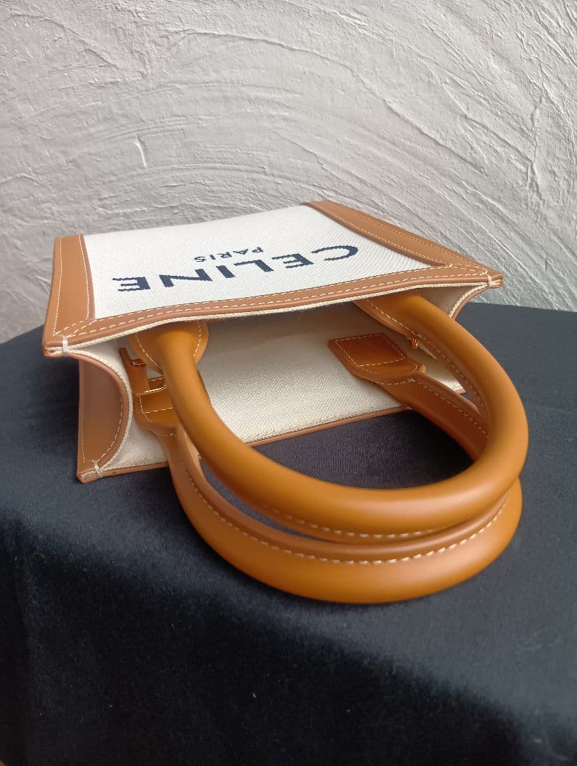 美品CELINE　セリーヌ　バーティカルカバ　ミニ　ショルダーバッグ