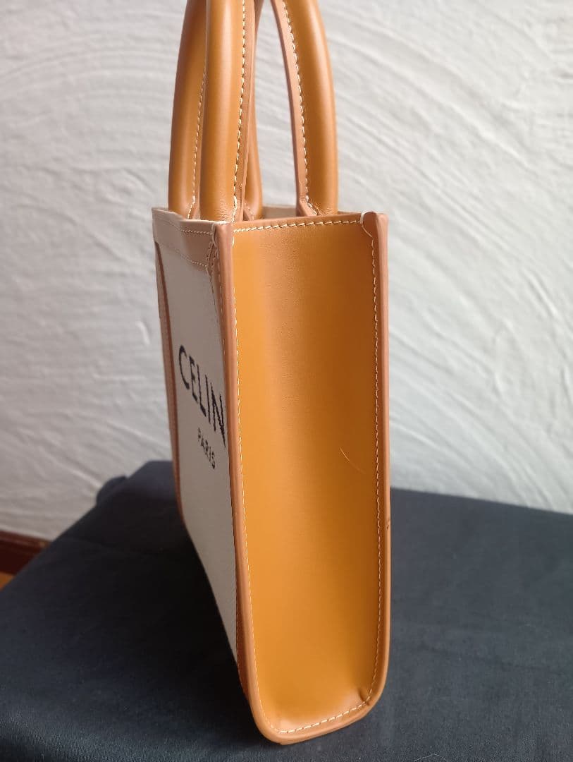 美品CELINE　セリーヌ　バーティカルカバ　ミニ　ショルダーバッグ