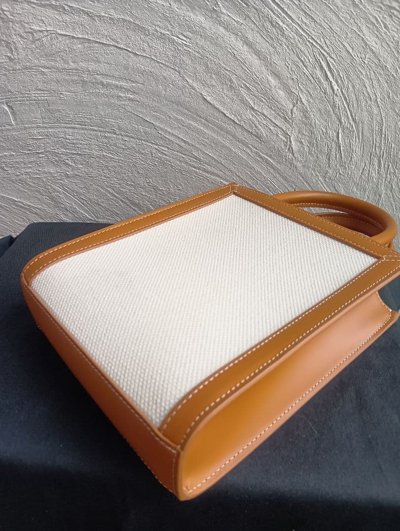 美品CELINE　セリーヌ　バーティカルカバ　ミニ　ショルダーバッグ