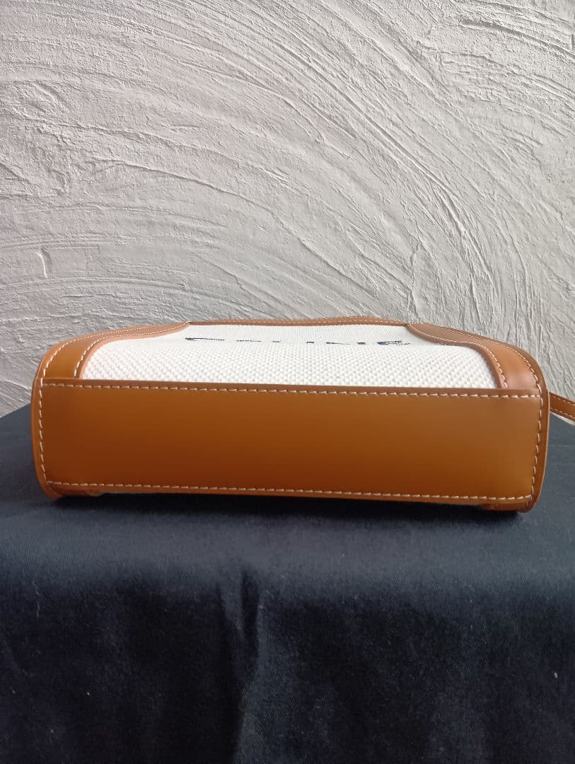 美品CELINE　セリーヌ　バーティカルカバ　ミニ　ショルダーバッグ