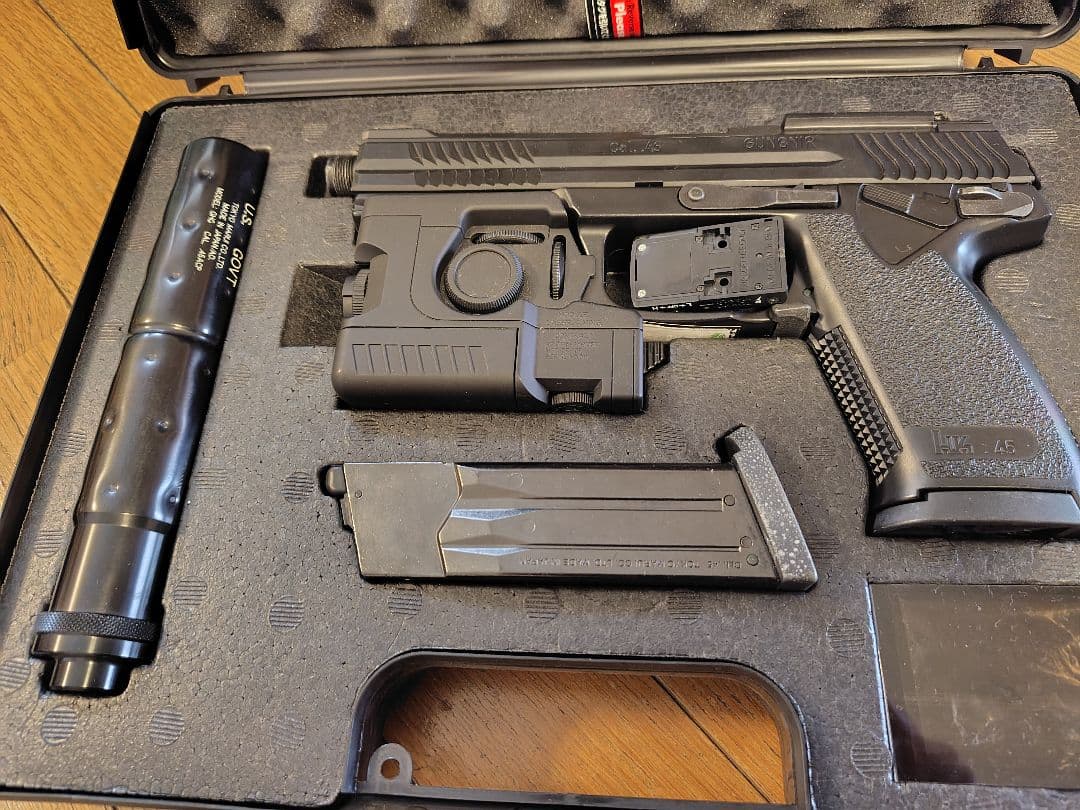 ガスガン ブラック フラッシュライト付き