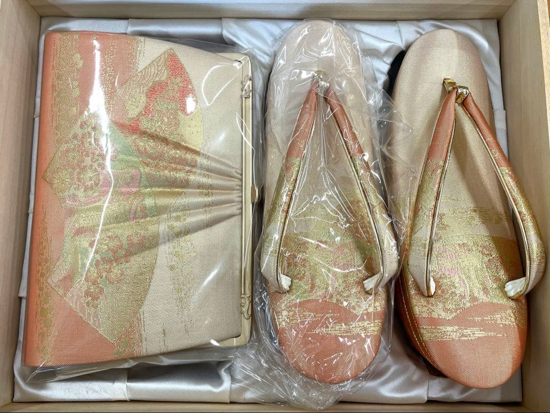 新品未使用　和装用バッグと草履　写真追加しました