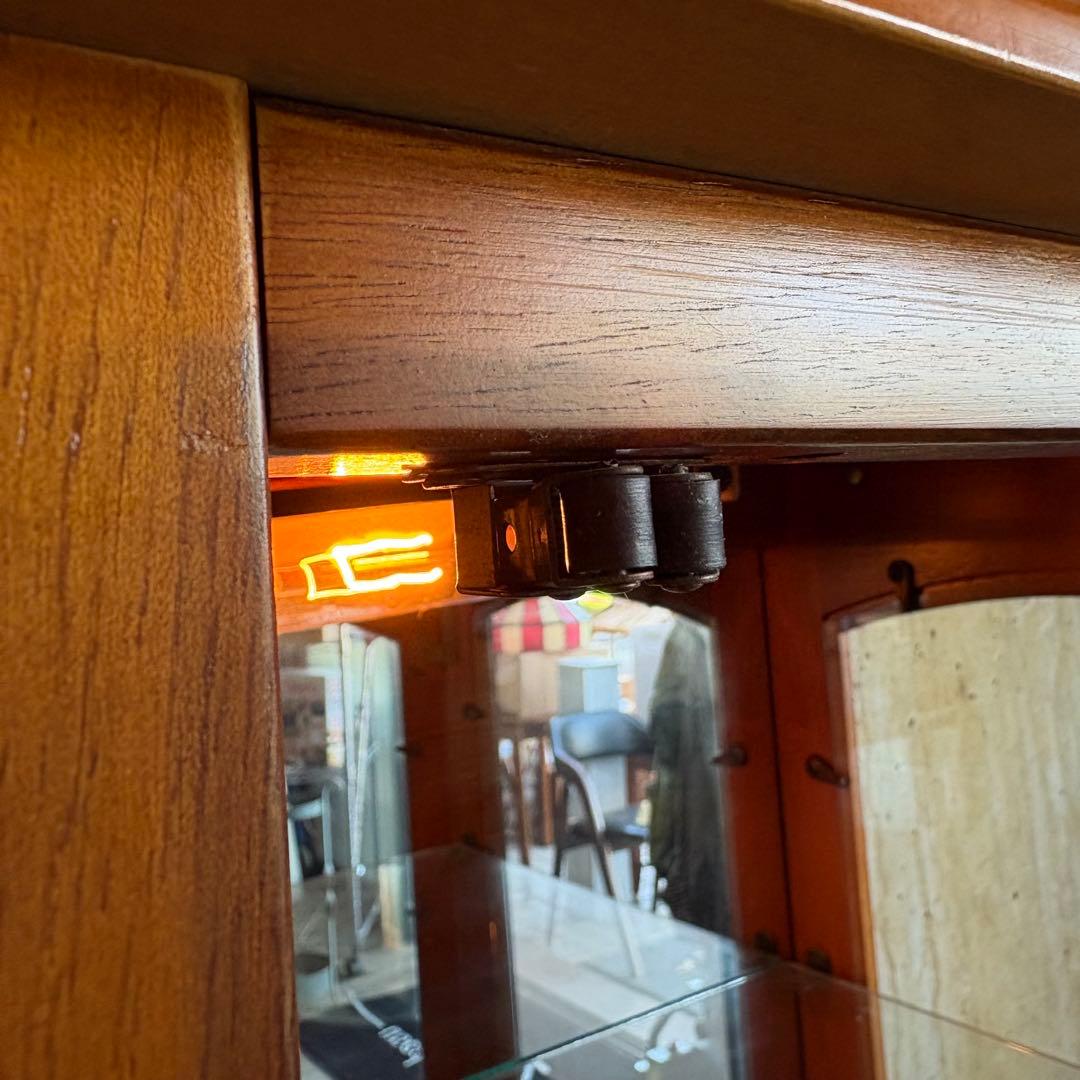 猫脚　飾り棚　クラシック　キュリオケース　ガラスケース　ダウンライト付