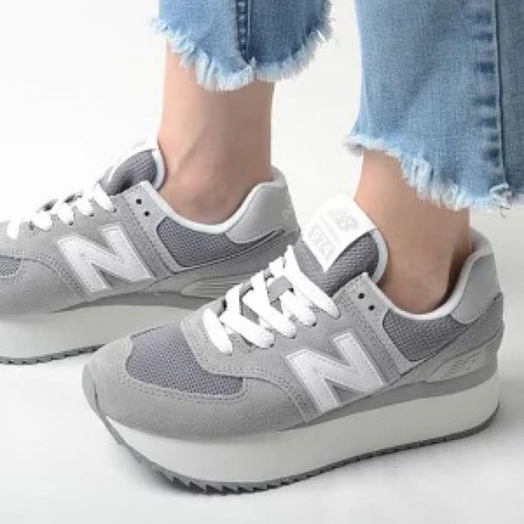 新品タグ付きNew Balance WL574ZSD グレー スニーカー