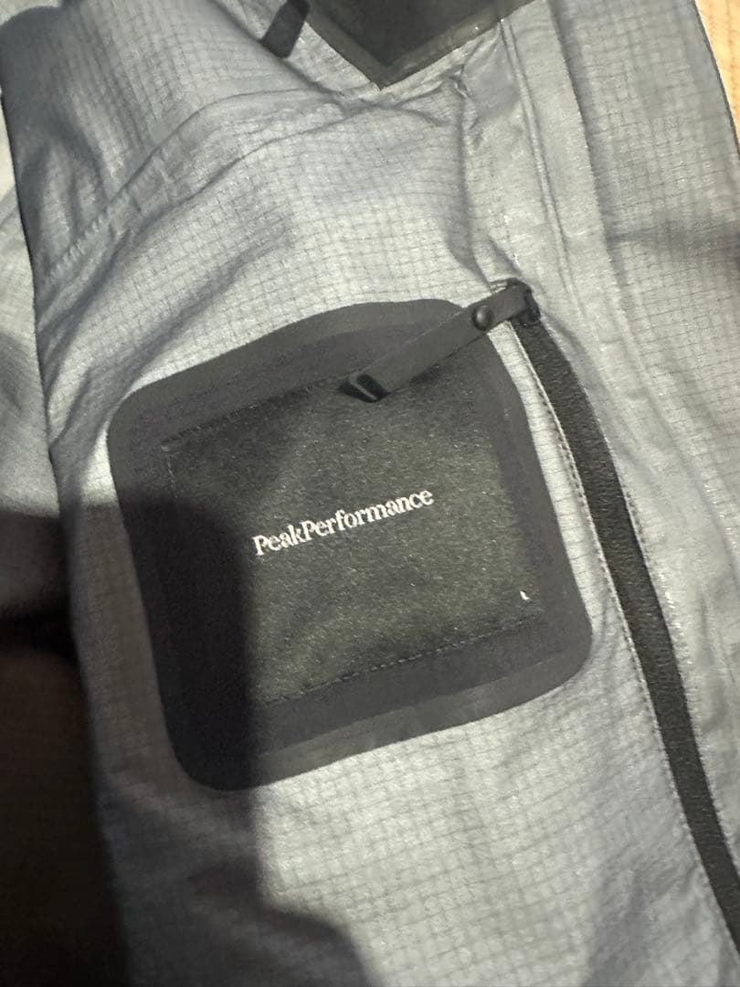 ピークパフォーマンス　Vertical Gore-Tex Proスキーウエア