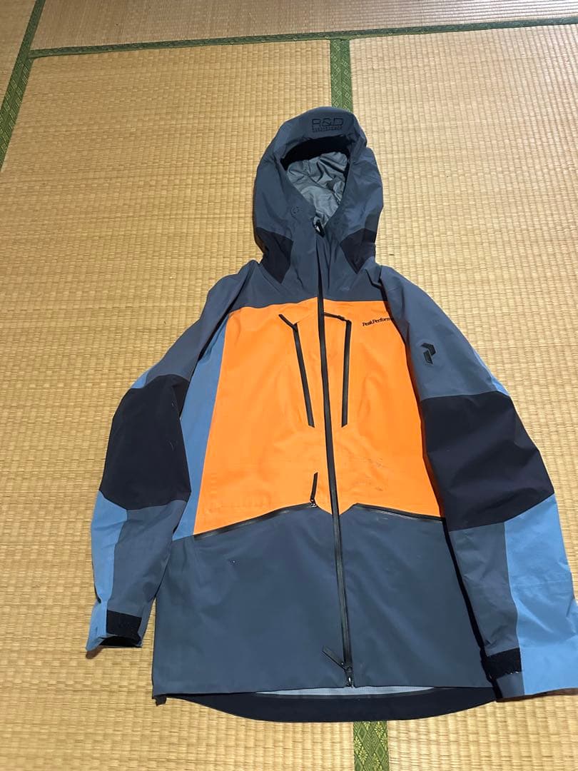 ピークパフォーマンス　Vertical Gore-Tex Proスキーウエア