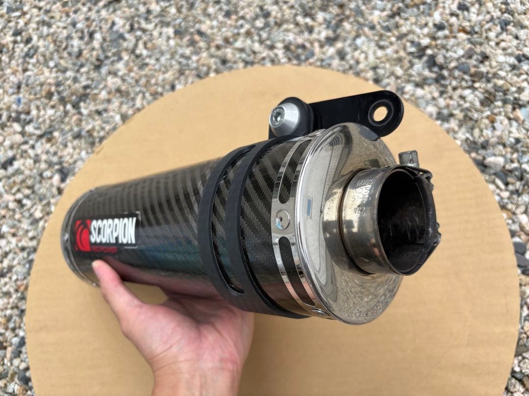 SCORPION スリップオンカーボンマフラー