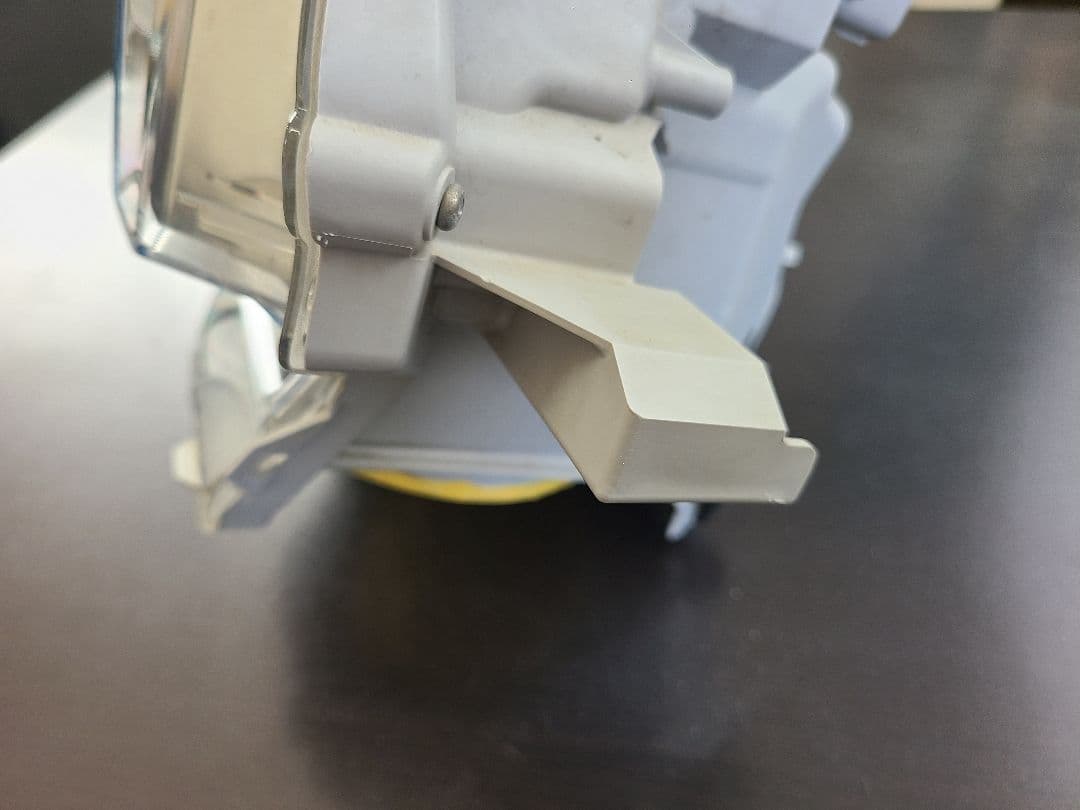 ハイエース　純正LED ヘッドライト 右側