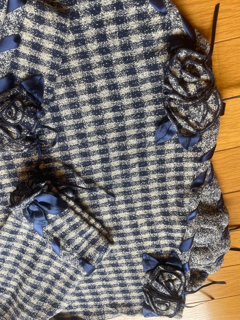 ♦︎さえら　ポテチーノ♦︎ チェック柄お花モチーフ　ドルマンスリーブトップス