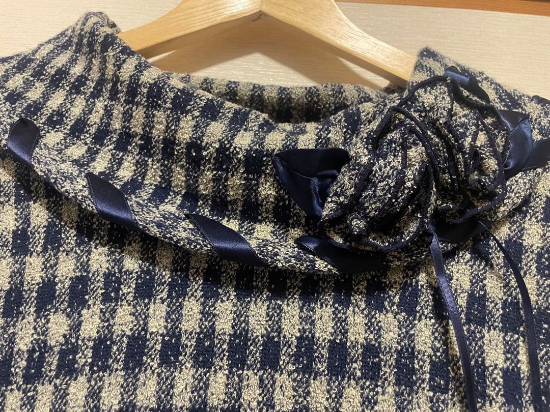 ♦︎さえら　ポテチーノ♦︎ チェック柄お花モチーフ　ドルマンスリーブトップス