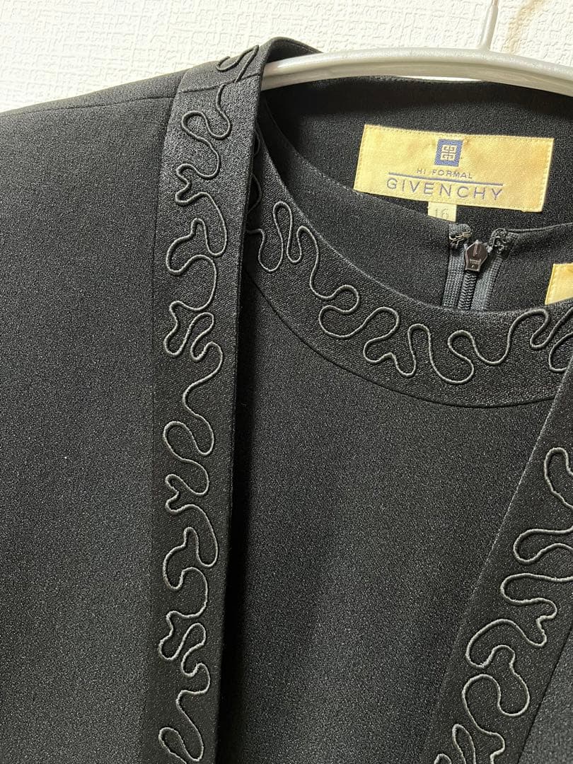 GIVENCHY ワンピーススーツ 16号
