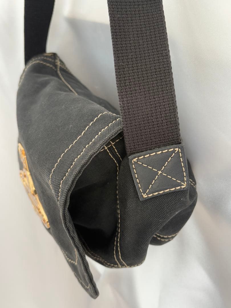 ヴィヴィアンウエストウッド ショルダーバッグ 金オーブ エッジウェア 黒