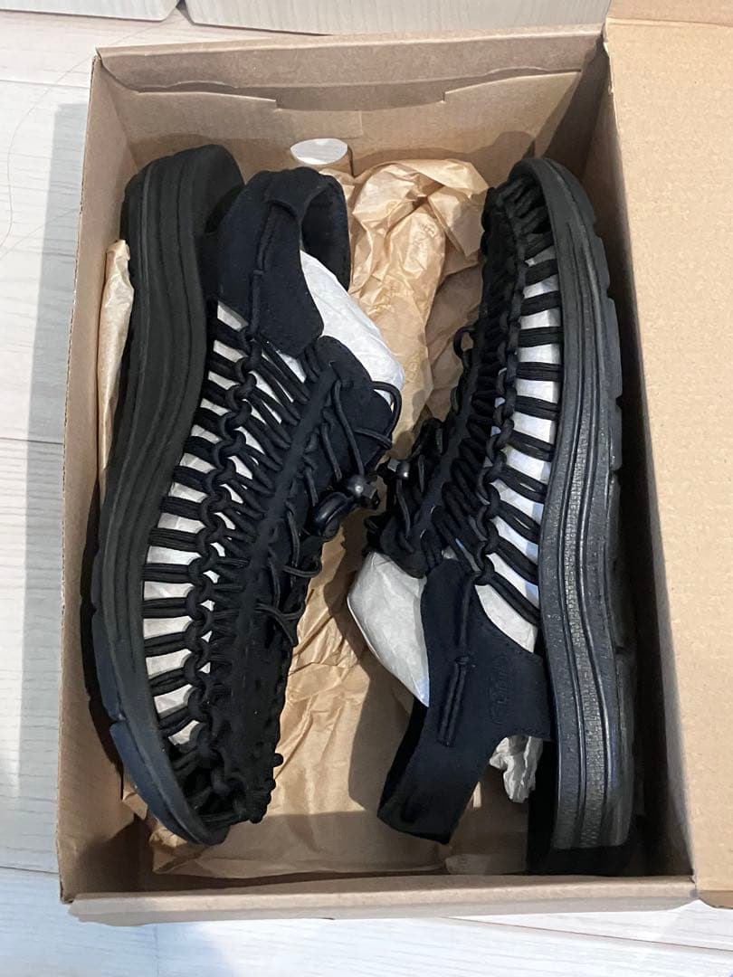 《美品》KEEN UNEEK スポーツサンダル ブラック 27.5cm