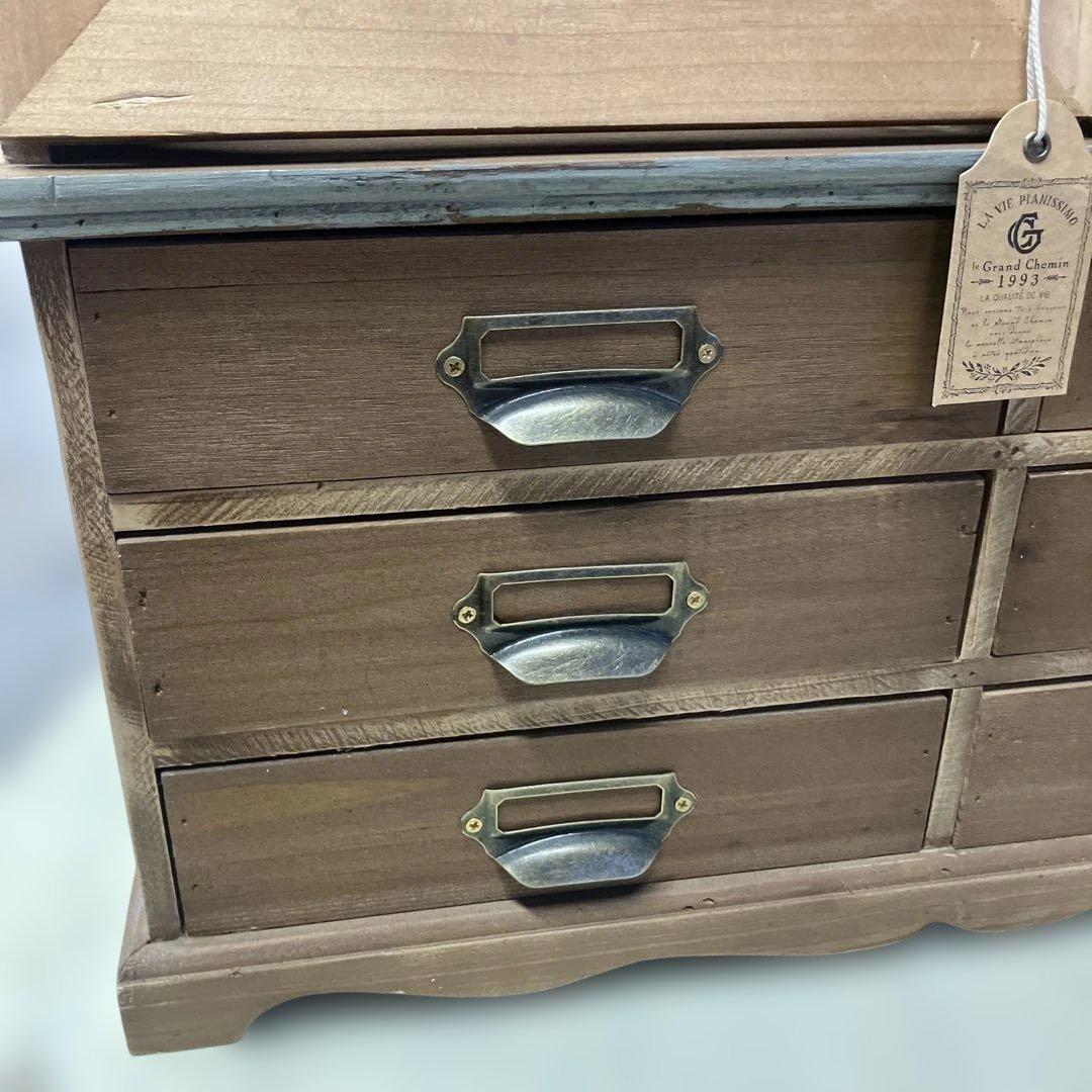 マニー グランシュマン 木製アンティーク風キャビネット ガラス2枚扉 引き出し6