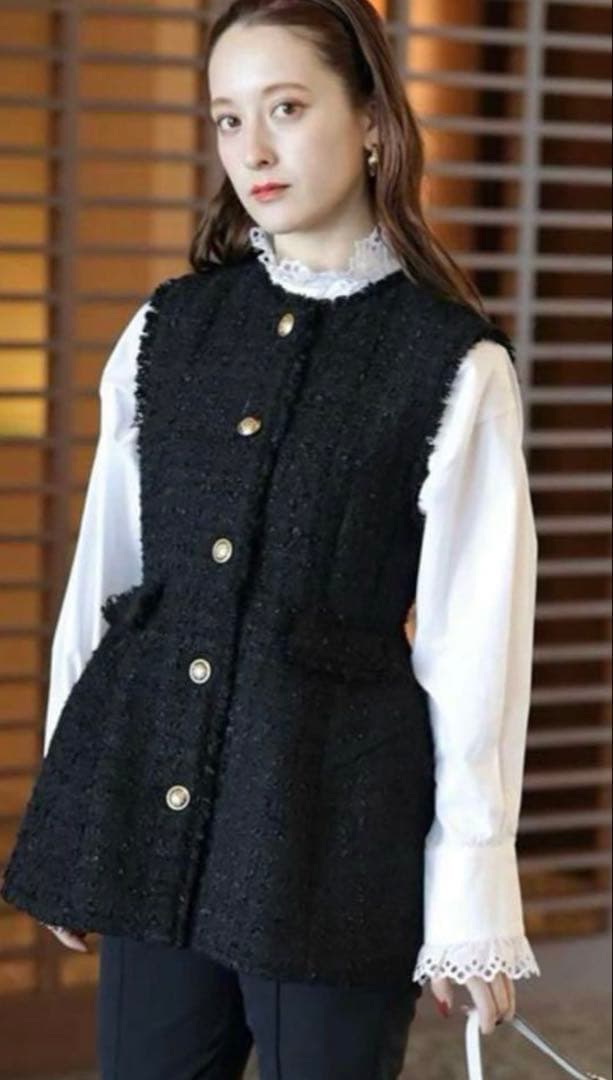 アルページュストーリー　ツイードペプラムジレ　ブラック