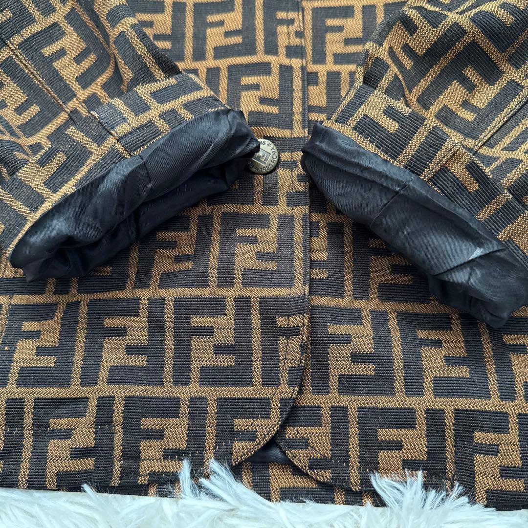 【極美品】FENDI ズッカ柄バックロゴジャケット