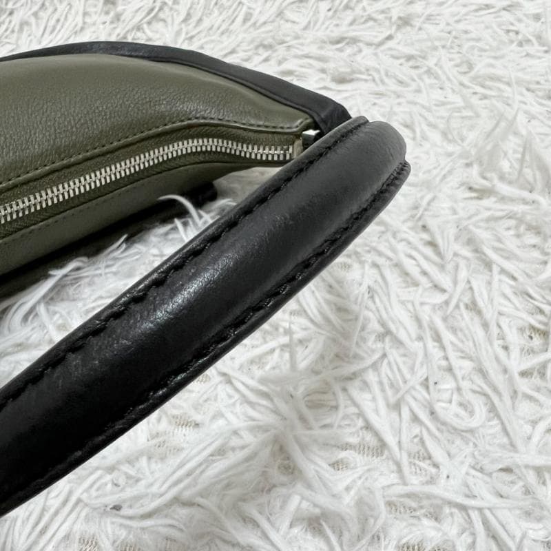 美品 PIERRE HARDY ショルダーバッグ アルファ デイ ミニ カーキ