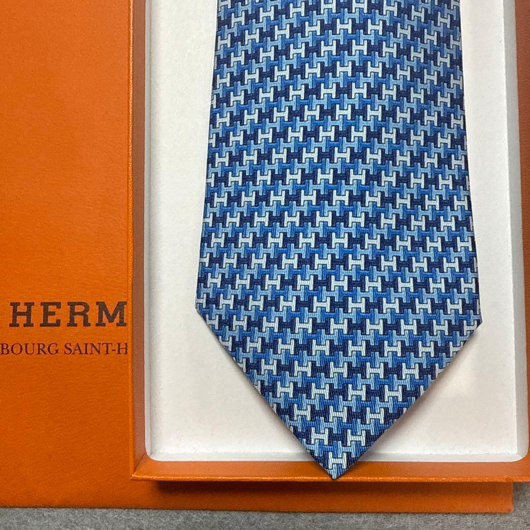 未使用タグ付　箱付袋付　エルメス　ネクタイ　青紺　H柄