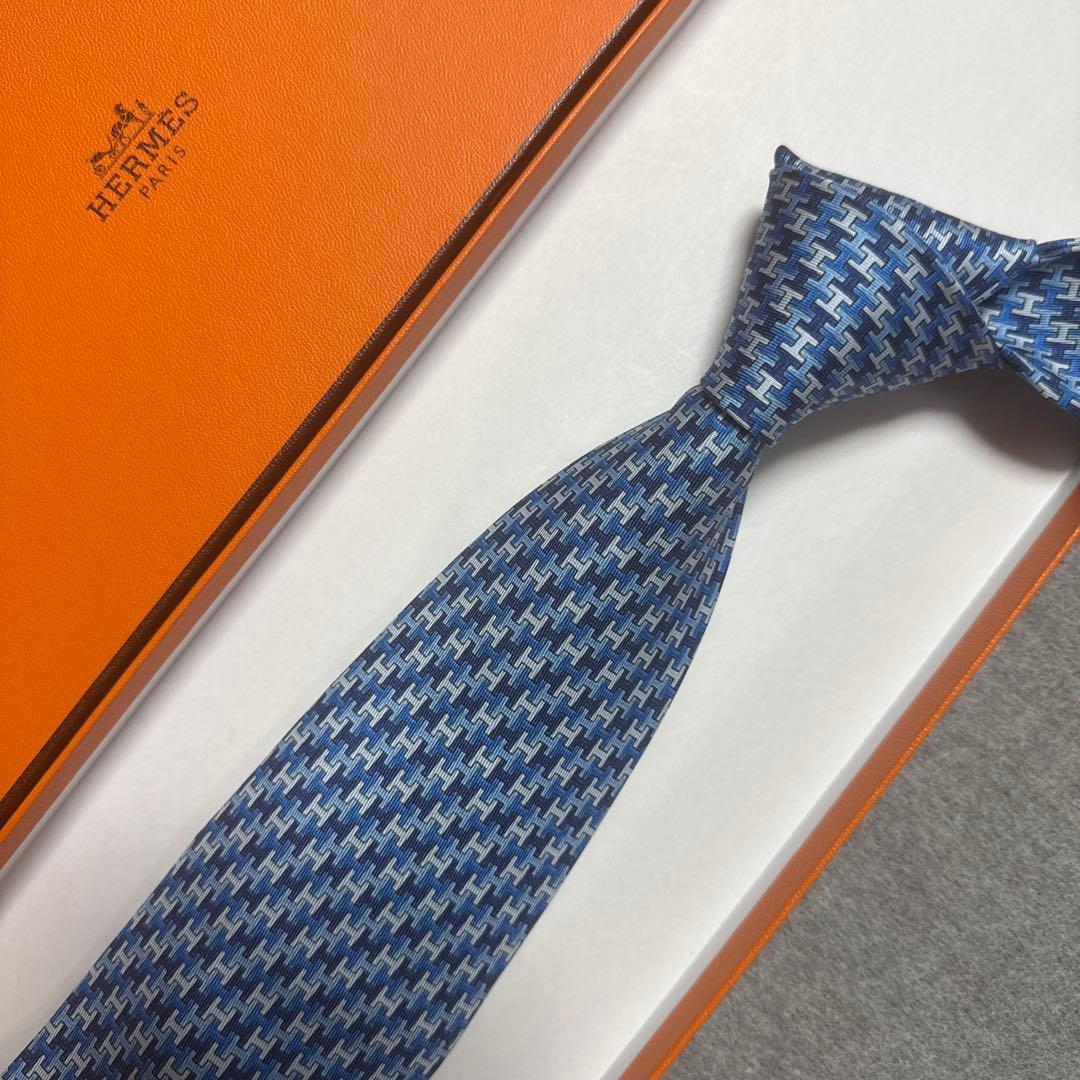 未使用タグ付　箱付袋付　エルメス　ネクタイ　青紺　H柄