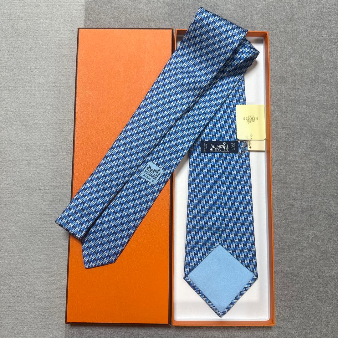 未使用タグ付　箱付袋付　エルメス　ネクタイ　青紺　H柄