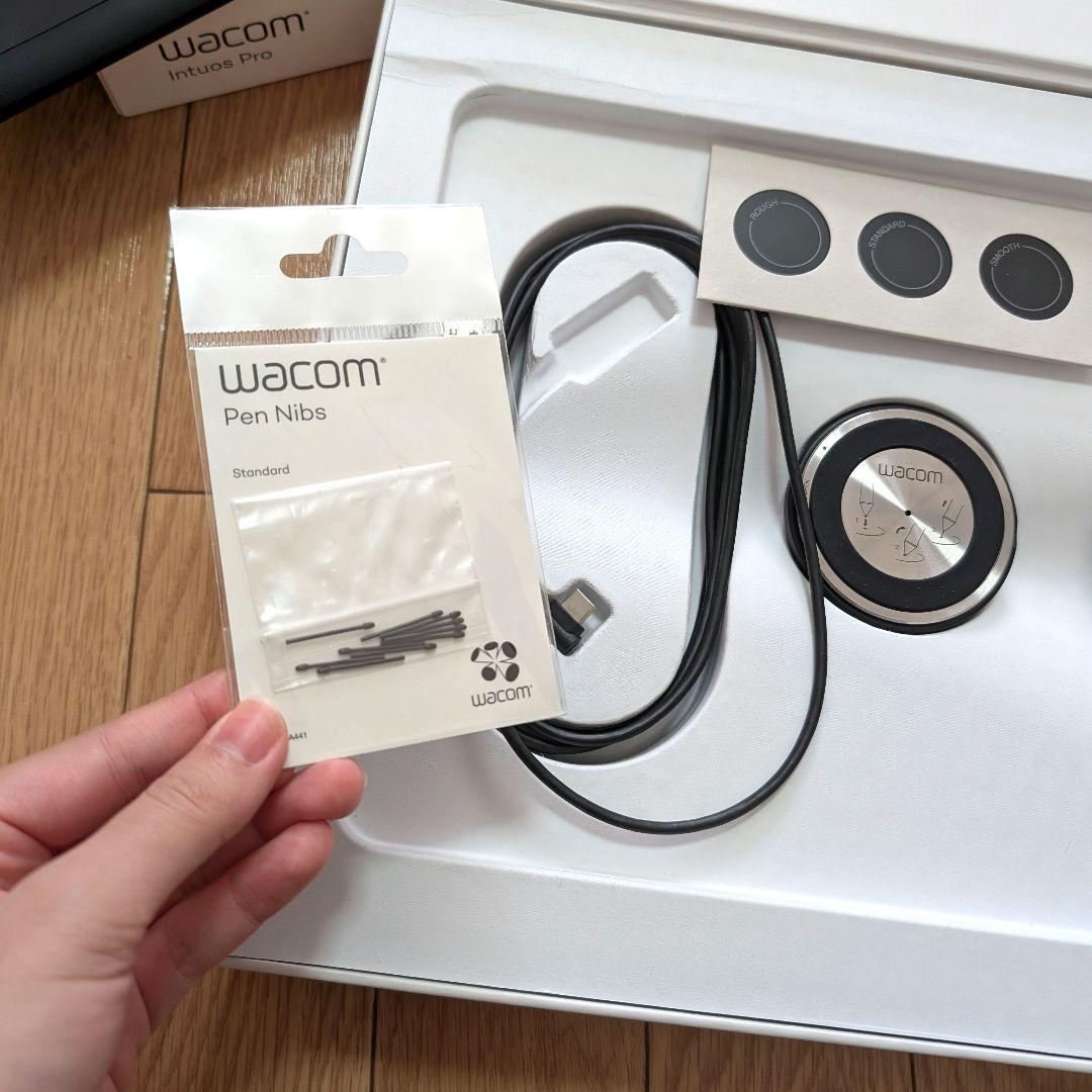 Wacom Intuos Pro PTH-660 Mサイズ ペンタブレット