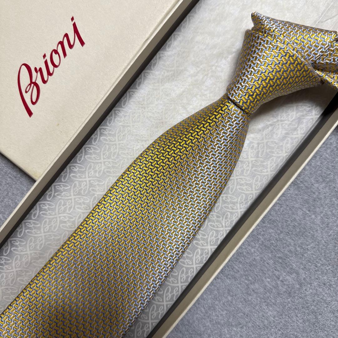 美品　ブリオーニ　ネクタイ　黄色　シルクジャガード　厚手