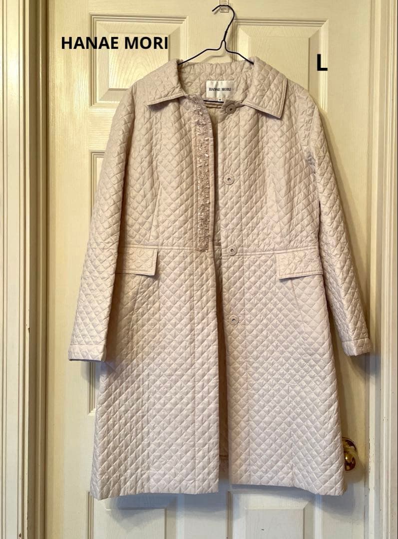 【HANAE MORI】キルティング素材、花モチーフの軽くて上品なロングコート