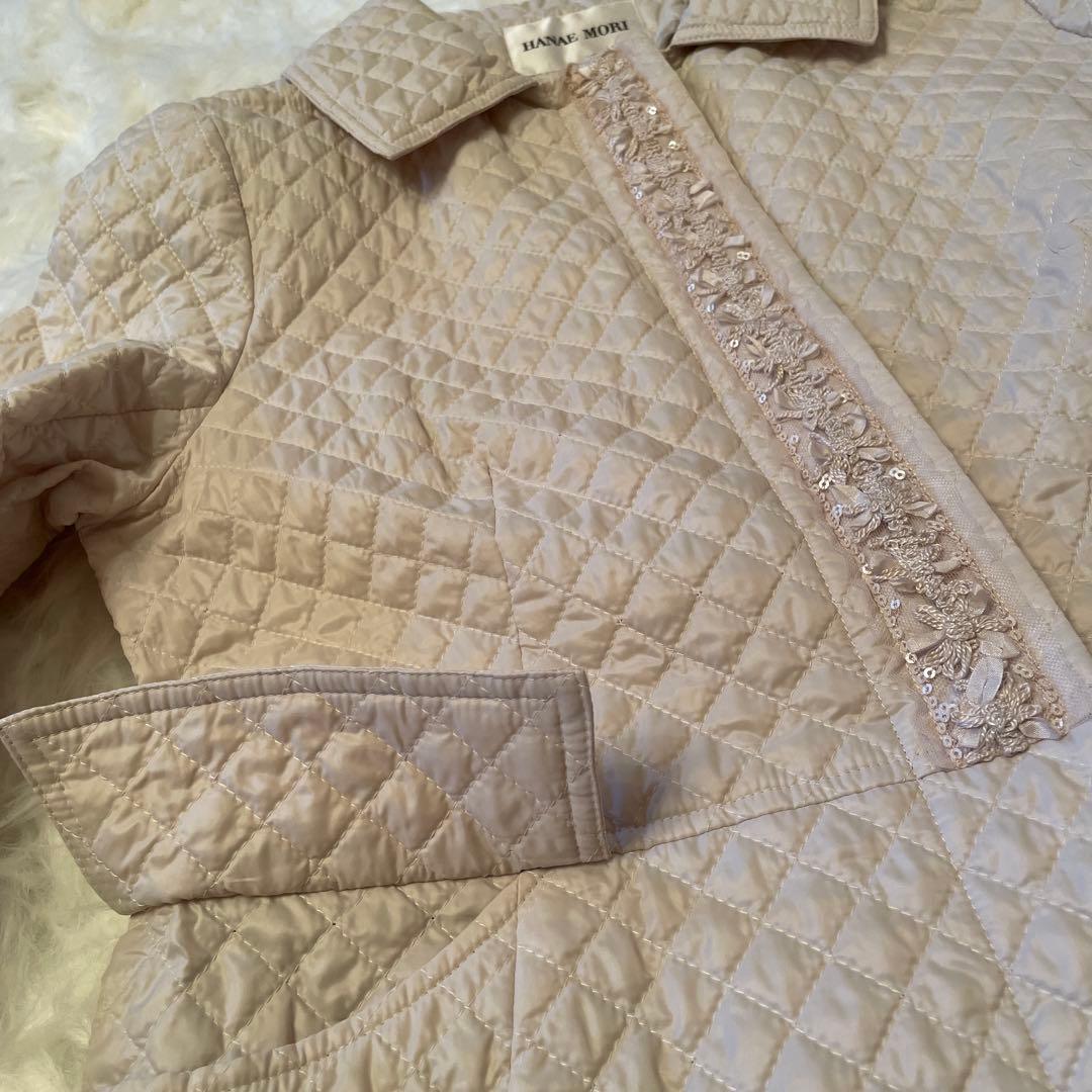 【HANAE MORI】キルティング素材、花モチーフの軽くて上品なロングコート