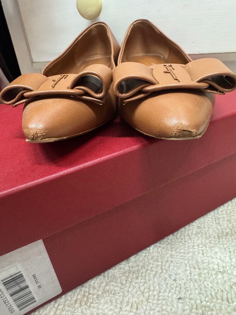 Ferragamo VIVA フラットシューズ