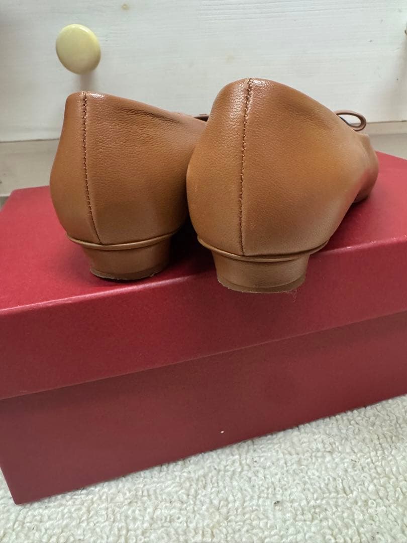 Ferragamo VIVA フラットシューズ