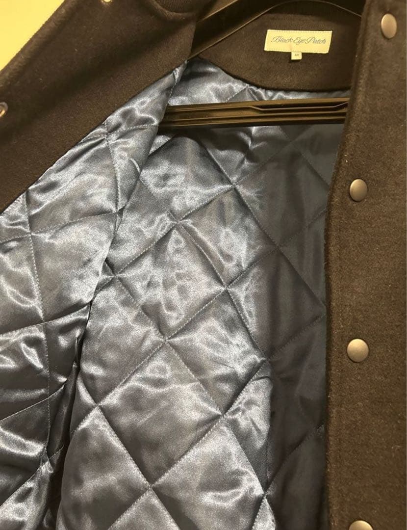 ブラックアイパッチ スタジャン