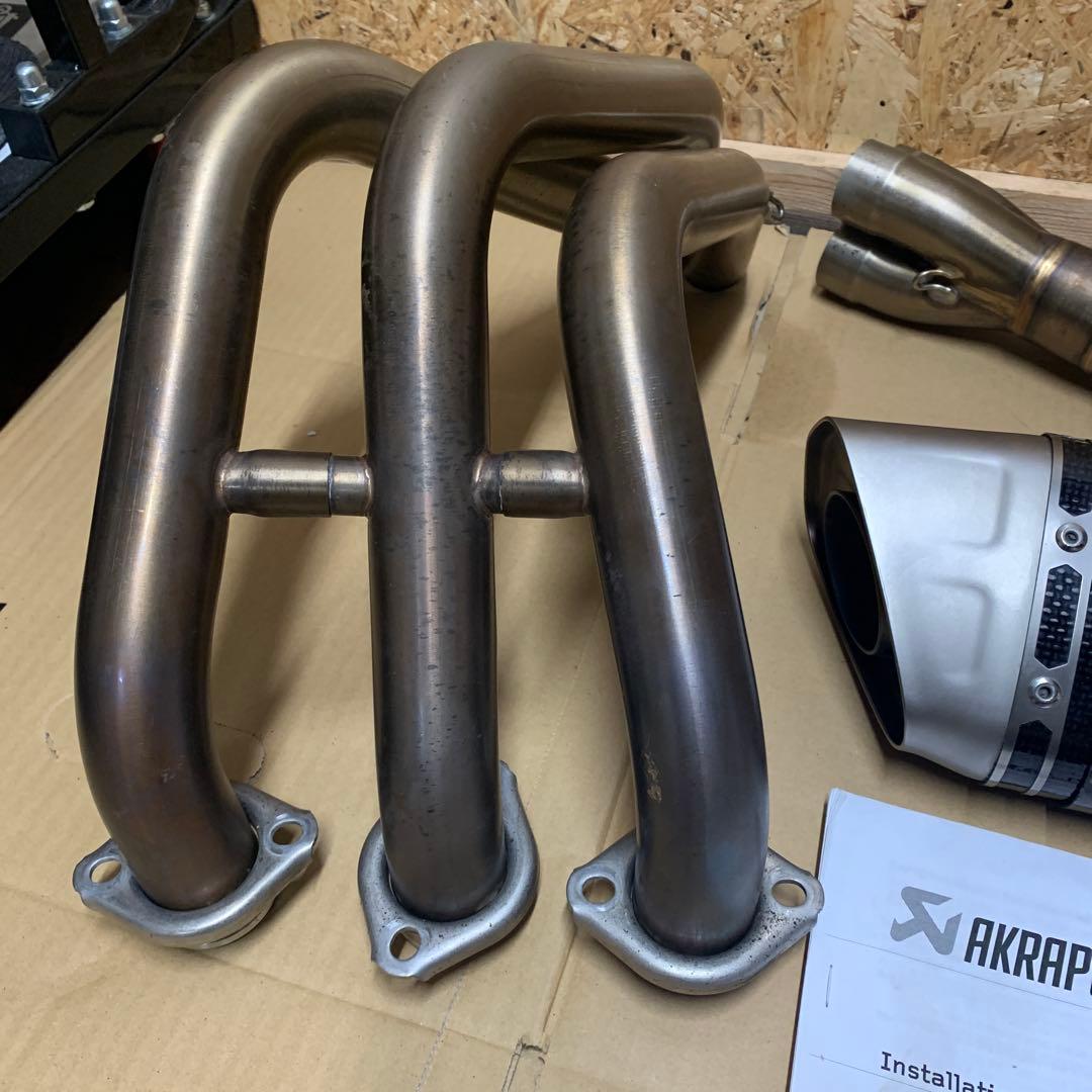 AKRAPOVIC レーシング　ライン　マフラー