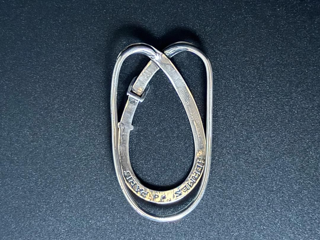 シルバーリング型アクセサリー