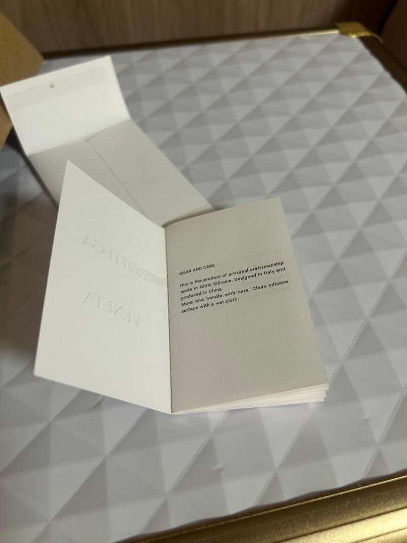 BOTTEGA VENETA 青 シリコンiPhoneケース