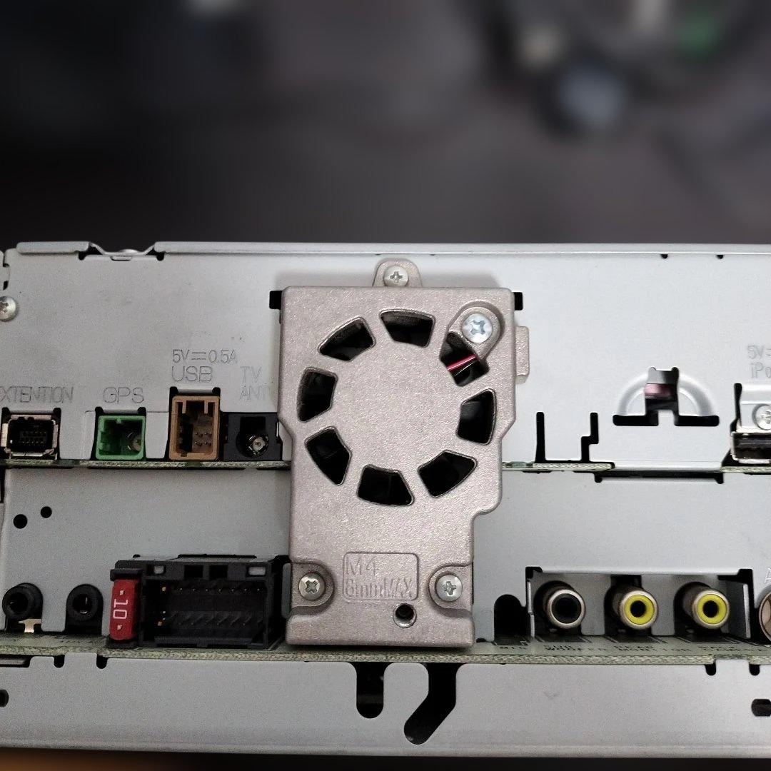 carrozzeria AVIC-RZ302 ワンセグ　DVD カーナビ 中古