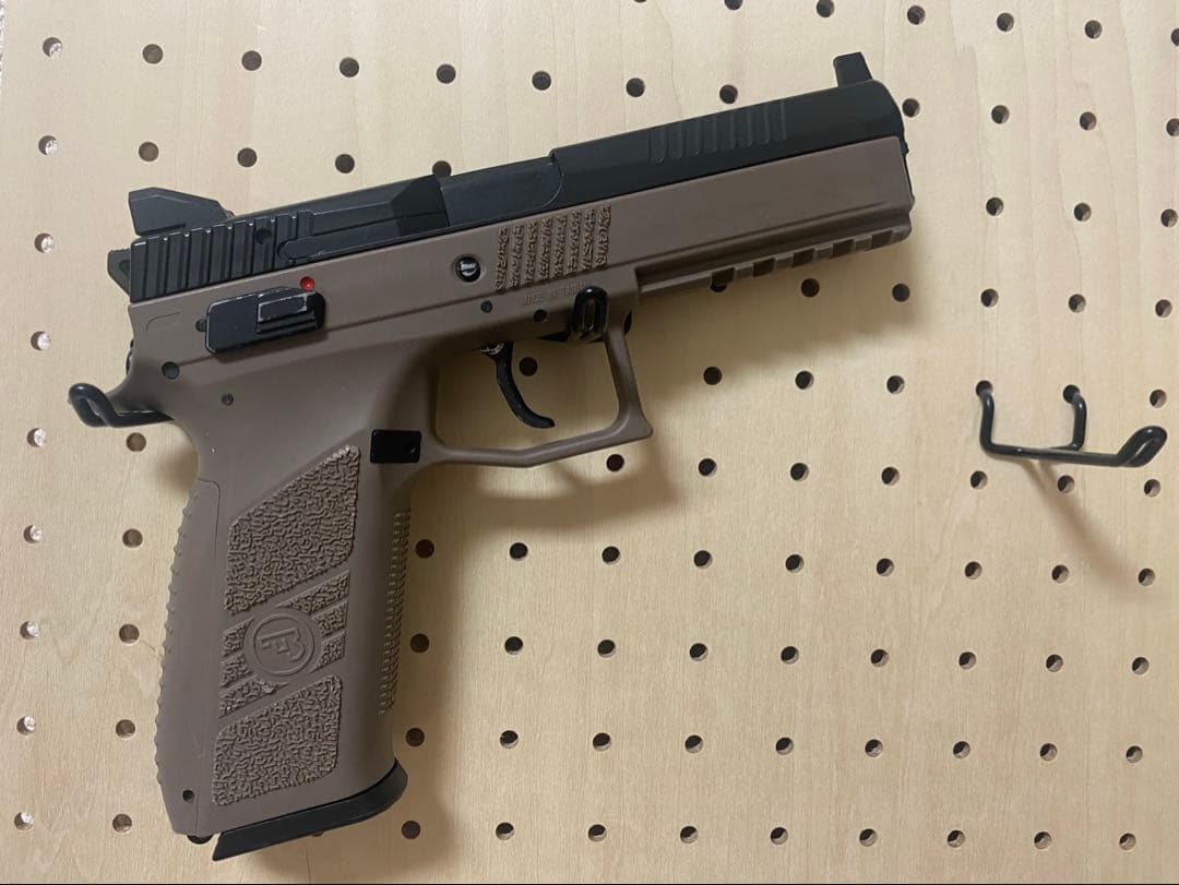 Carbon8(カーボネイト) CZ P09 CO2 TANカラー