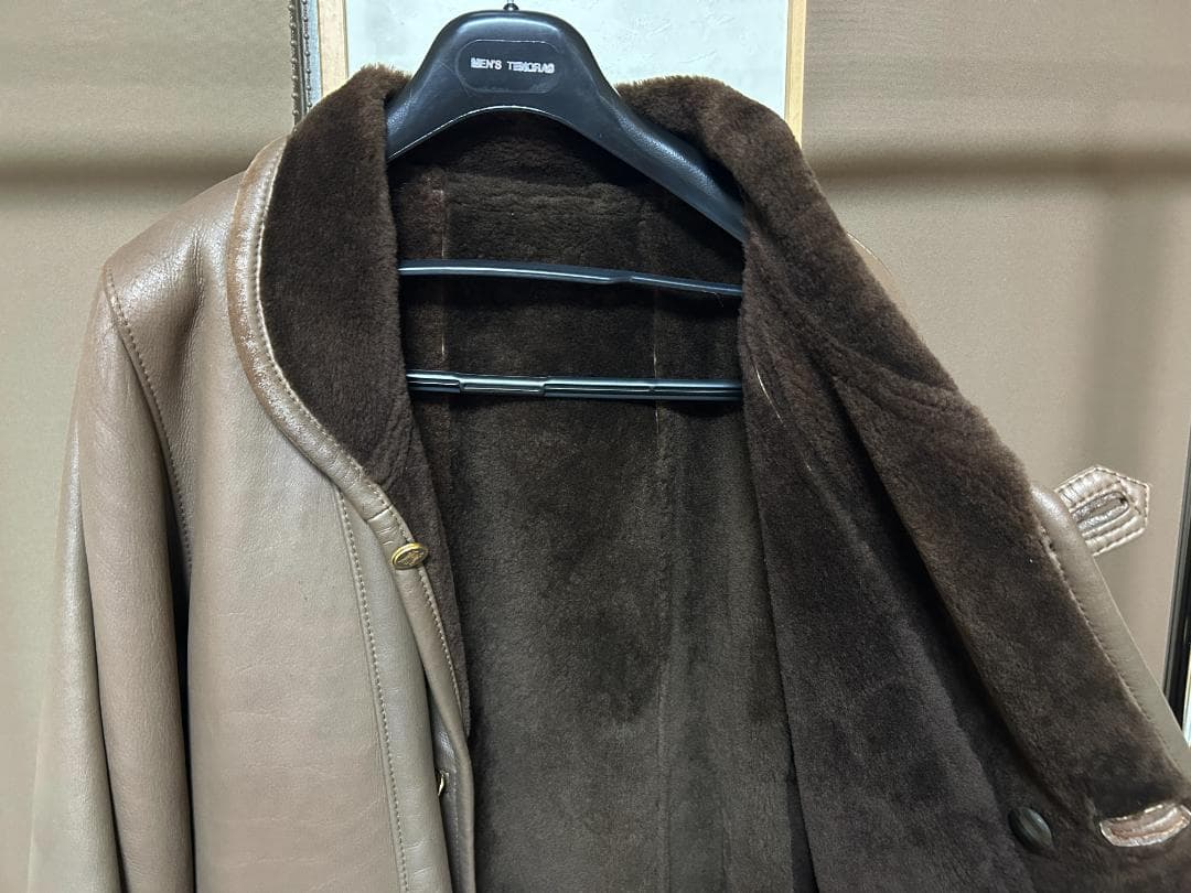 やよい　コルザー COLZER リアルムートンランチコート　チョコレート