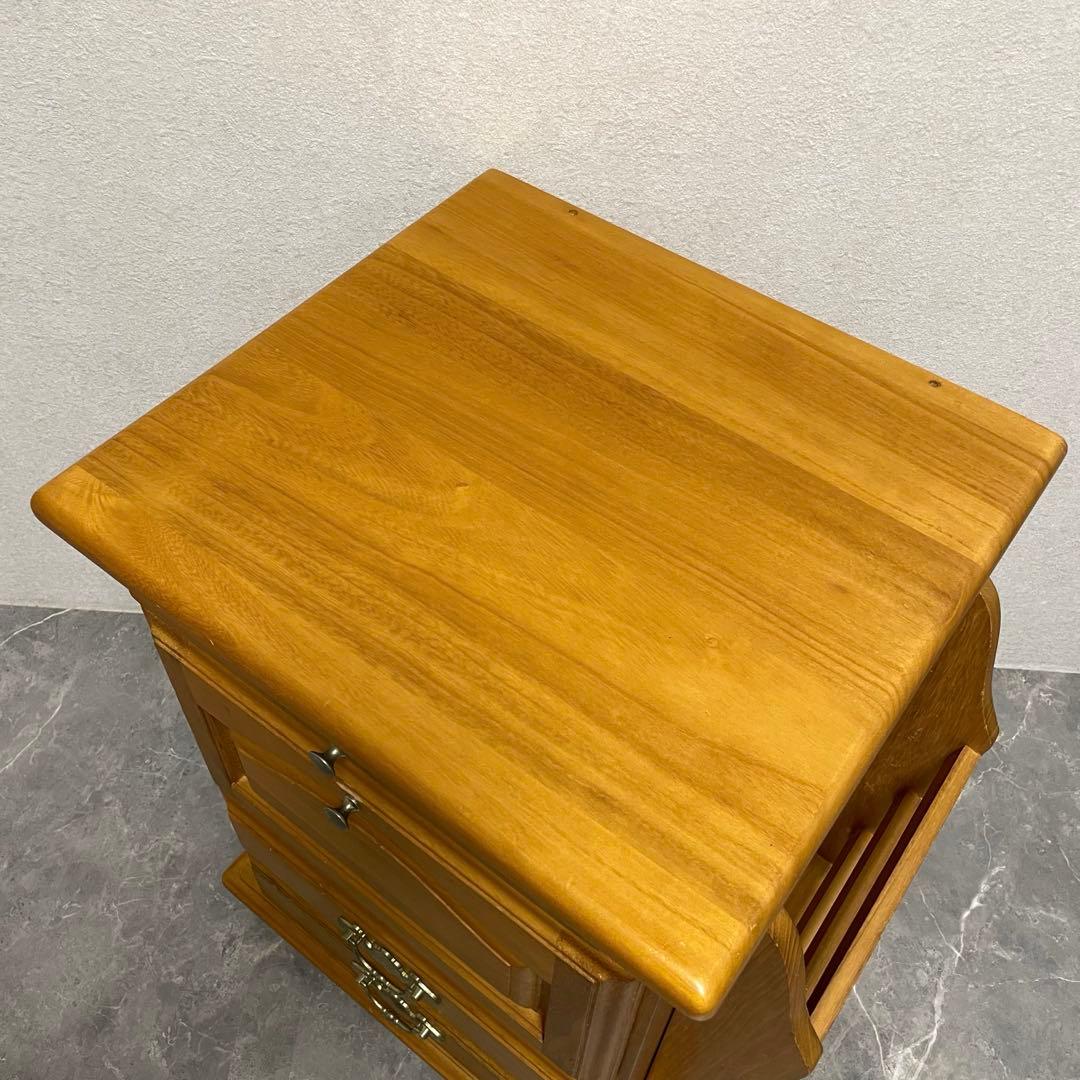 アンティーク　サイドテーブル　サイドチェスト　サイドキャビネット　飾り台