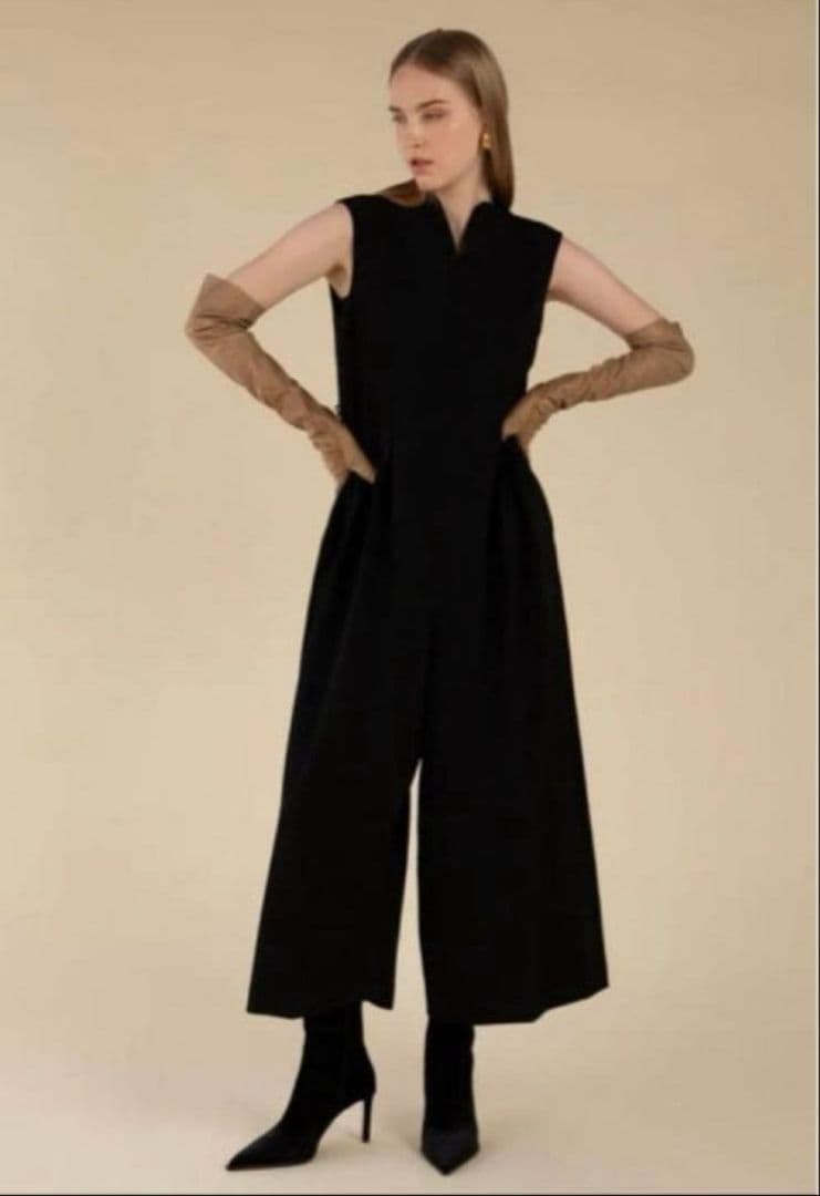 ★週末お値下げ★Heve ハートネックオールインワン36