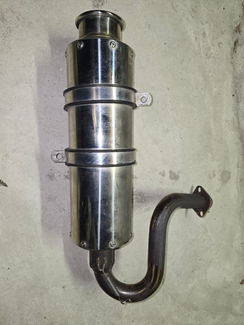 フュージョン　社外マフラー　取り付け金具付き