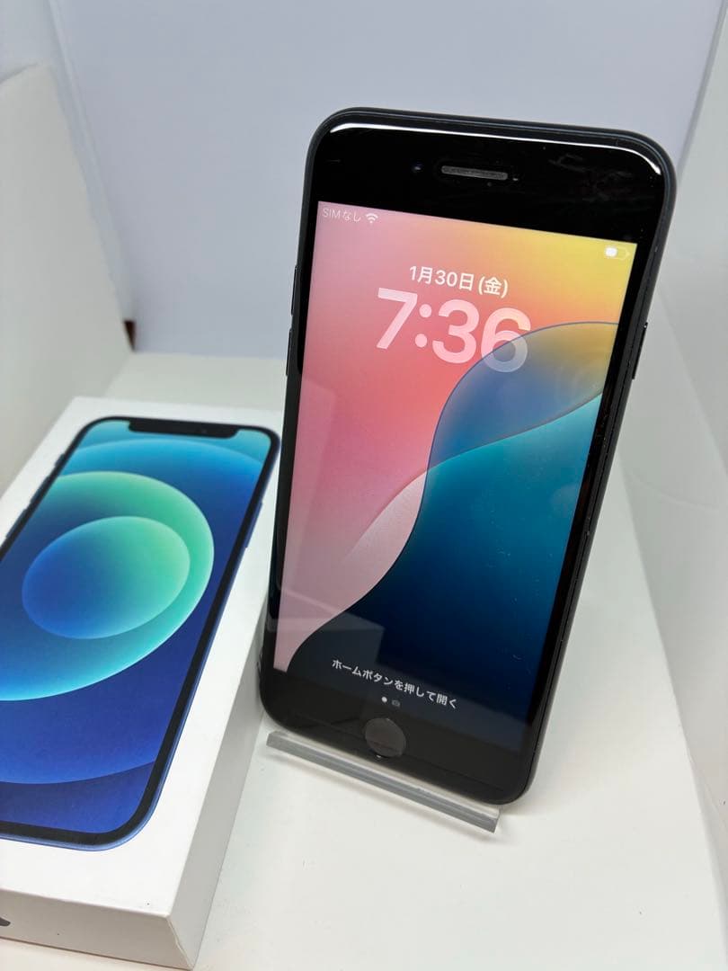 【超美品】　iPhoneSE3 64Gブラック　SIMフリー　新品バッテリー