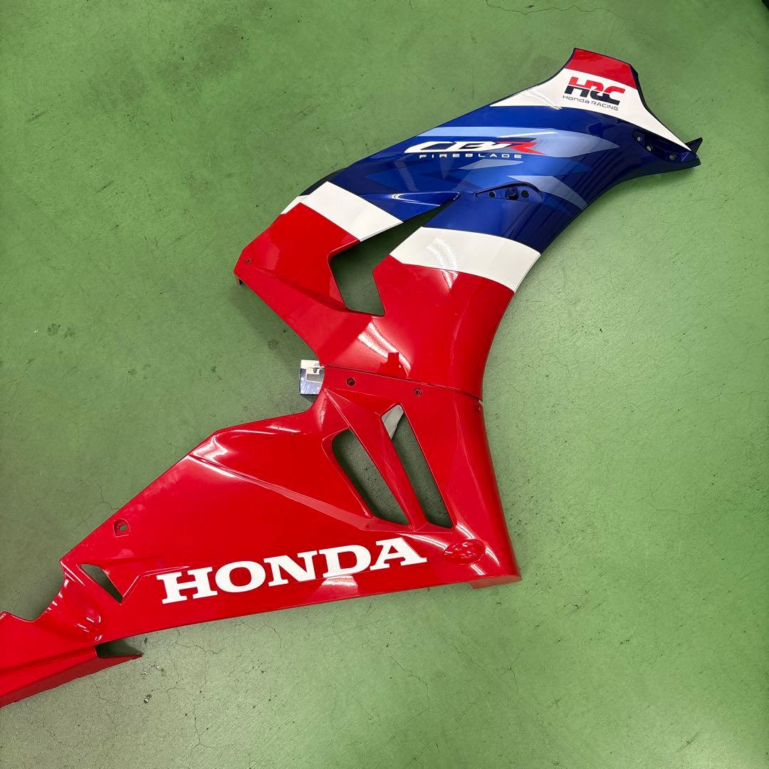 CBR1000RR-R(SC82) 右センター&アンダーカウル(中古) 訳アリ