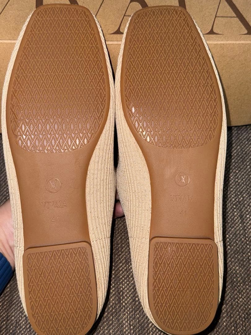 VIVAIAフラットシューズ　ゴールドラメ　41