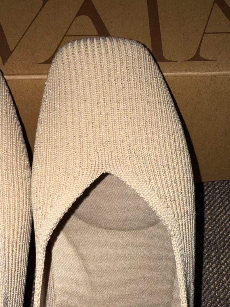 VIVAIAフラットシューズ　ゴールドラメ　41