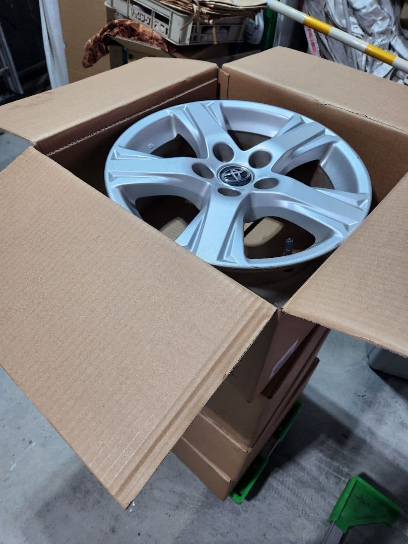 トヨタ アルファード純正16インチ アルミホイール スタッドレス用