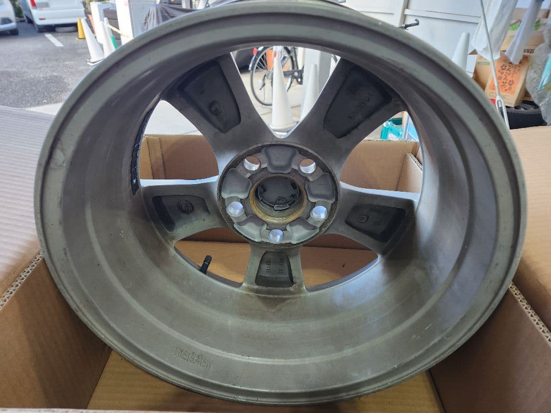 トヨタ アルファード純正16インチ アルミホイール スタッドレス用