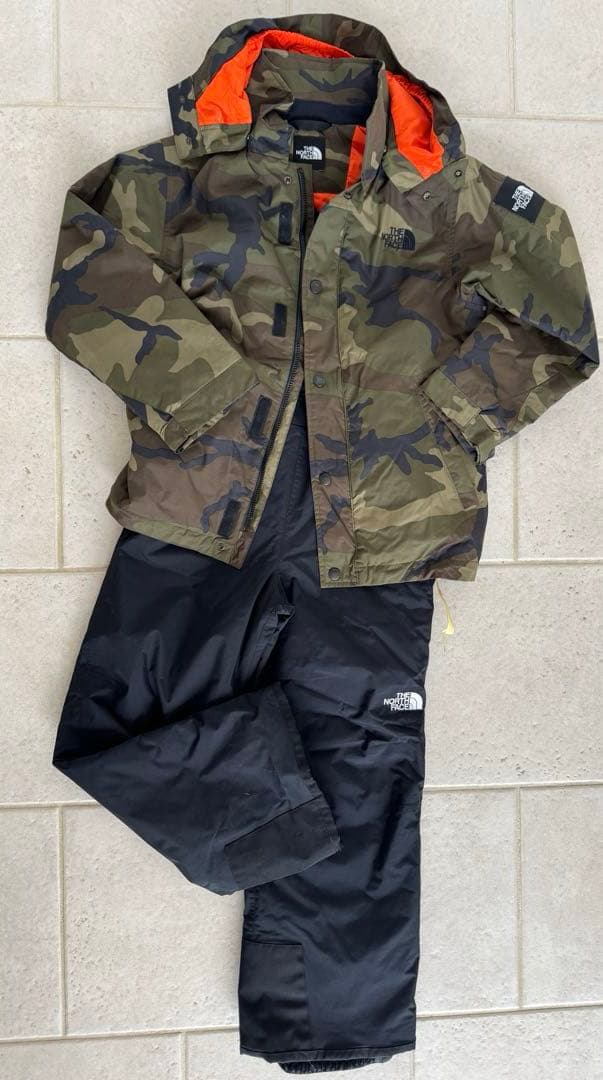The North Face 子ども用迷彩スキーウェアセット140